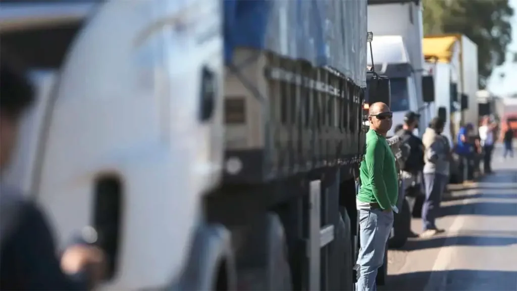 Dia 27 de Maio de 2018: Greve dos Caminhoneiros em SC. - Blumenau em Foco Portal de Notícias de Blumenau e Região.