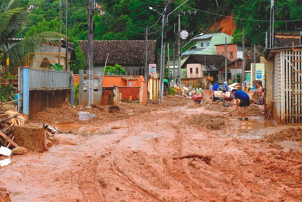 Dia 23 de Junho de 2009 - Reconstrução e Resiliência Pós-Enchente. - Blumenau em Foco Portal de Notícias de Blumenau/SC Dia 23 de Junho de 2009 - Reconstrução e Resiliência Pós-Enchente. - Blumenau em Foco Portal de Notícias de Blumenau/SC
