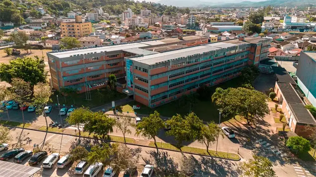 3. Marcos na Educação e Instituições Regionais. - Blumenau em Foco Portal de Notícias de Blumenau/SC