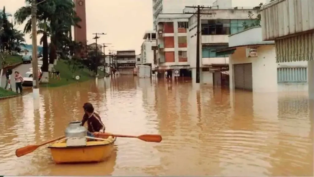 Dia 31 de Maio de 1992, Após a Enchente de 1992, Inicia-se a Limpeza e Reconstrução de Blumenau. - Blumenau em Foco Portal de Notícias de Blumenau e Região.