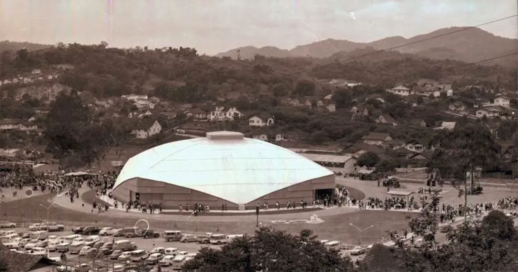3. 1984: Os Preparativos Decisivos para a Primeira Oktoberfest. 3. 1984: Os Preparativos Decisivos para a Primeira Oktoberfest.