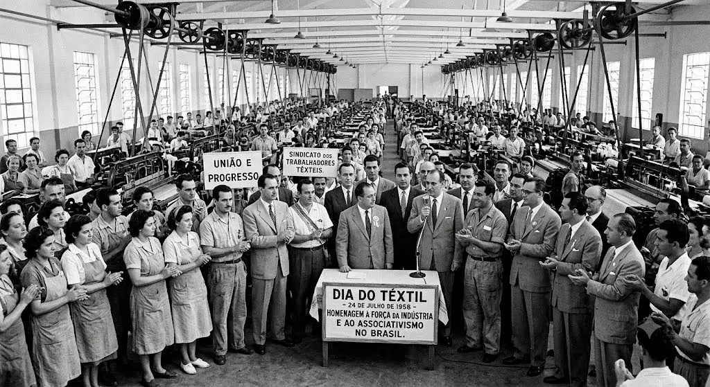 2. Dia 24 de Julho de 1958: A Força da Indústria Têxtil e o Associativismo. - Blumenau em Foco Portal de Notícias de Blumenau/SC.