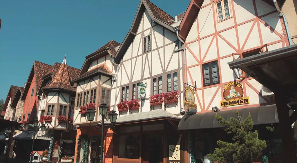 4. Dia 24 de Julho de 1997: O Resgate Turístico da Arquitetura Enxaimel. - Blumenau em Foco Portal de Notícias de Blumenau/SC.
