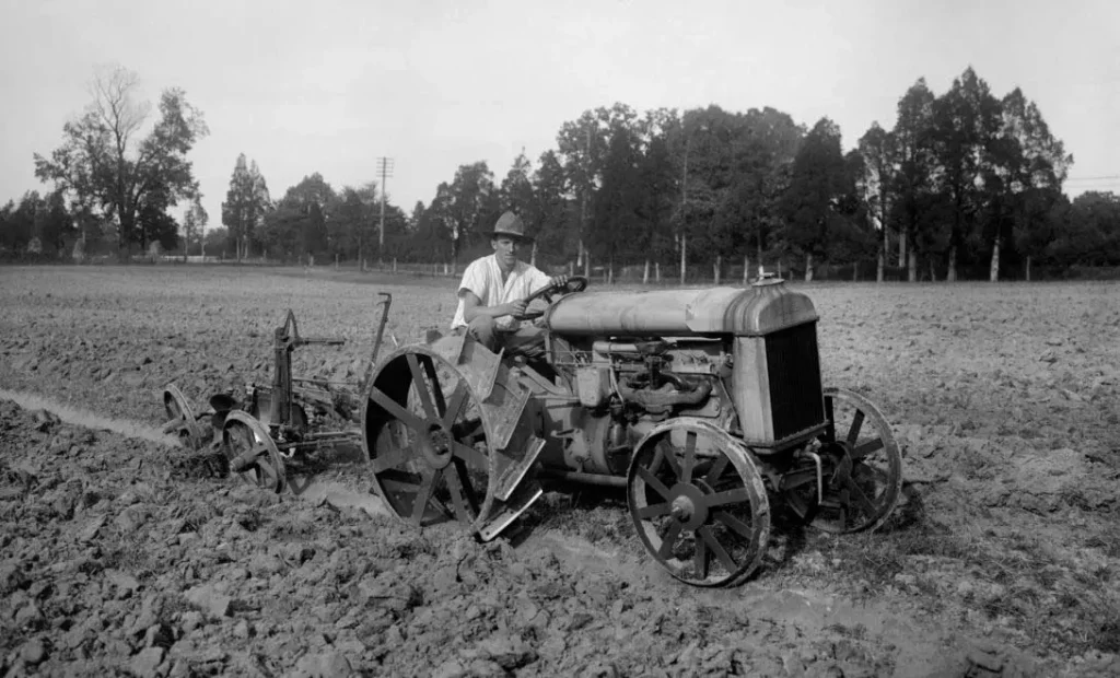 3. A Chegada dos Primeiros Tratores Agrícolas (Dia 14 de Agosto de 1952) - Blumenau em Foco Portal de Notícias de Blumenau/SC.